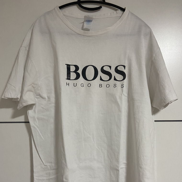 Weisses Hugo Boss T-Shirt