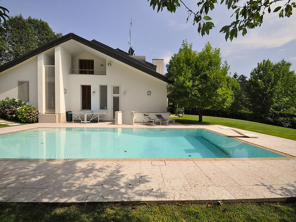  Asti
- vista villa con piscina