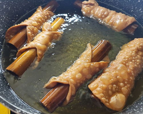 Corsi di cucina Bagheria: L'autentico cannolo: dalla scorza alla crema di ricotta Km 0