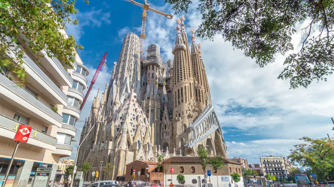 Fast Track Sagrada Familia Guided Tour - photo 3