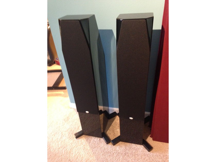 NHT C4 "classic series" Floorstanding Speakers (Pr)  / NEW open box