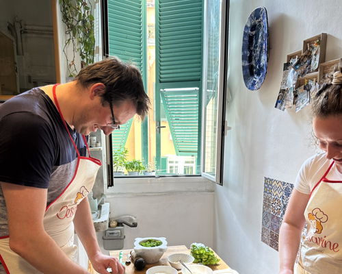 Cooking classes Genoa: Genoese pesto in the mortar with a certified teacher