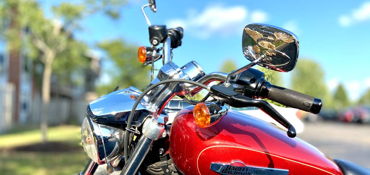 2014 HARLEY-DAVIDSON XL1200C CUSTOM (TWO TONE) motorcycle for rent near Chicago, IL