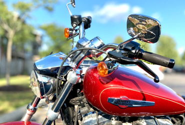 2014 HARLEY-DAVIDSON XL1200C CUSTOM (TWO TONE) motorcycle for rent near Vernon Hills, IL