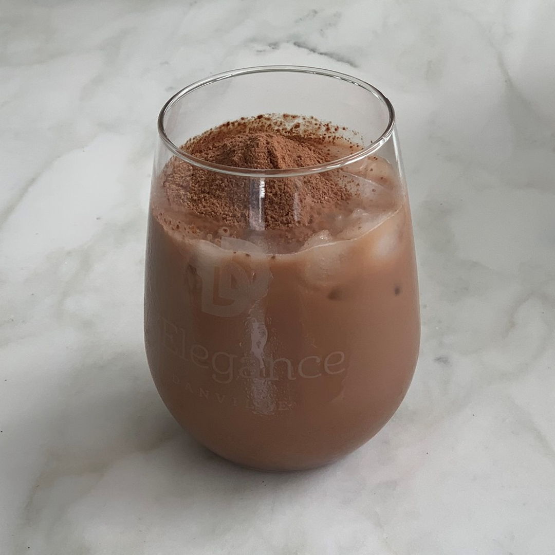 Honestly speaking, making a Milo drink is simple but I always not able to achieve kopi drink vendor's quality.  Watching how Grace preparing it, I am getting closer.  I enjoyed this glass of Milo.
