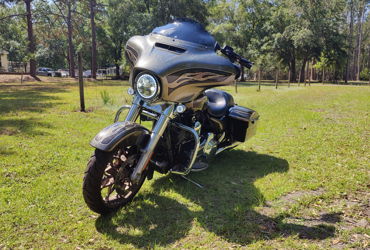 2016 HARLEY-DAVIDSON TOURING STREET GLIDE (HARD CANDY) motorcycle for rent near Wesley Chapel, FL