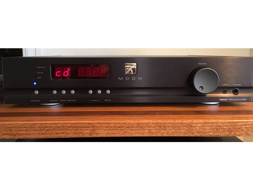 Simaudio Moon 350P DP preamplifier with (non-functioning DAC) and MC/MM phono stage