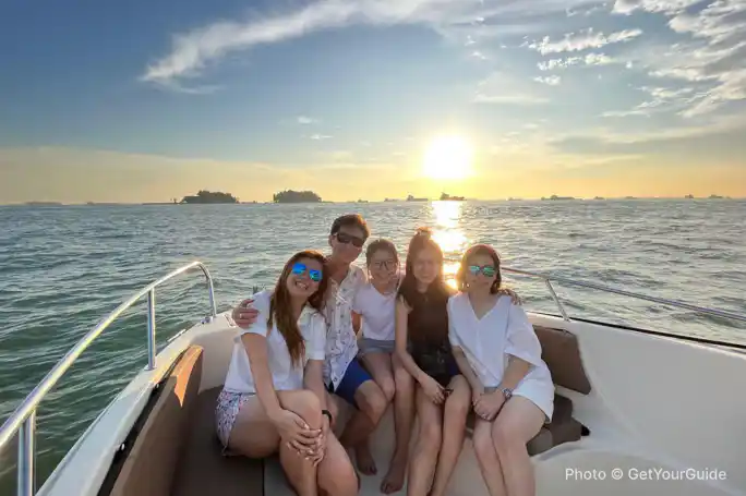Singapore Southern Islands Speedboat Guided Tour