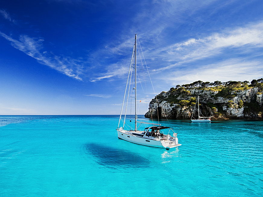  Islas Baleares
- La stagione delle vacanze estive è la stagione dei viaggi: Engel & Völkers vi porta in 4 mete europee per piacevoli vacanze in famiglia.