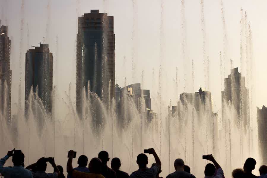 Dubai Mall Fountain Show and Burj Lake Wooden Boat Ride - photo 2