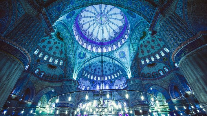  The Blue Mosque, notable for its six minarets, symbolizing Ottoman grandeur during Sultan Ahmed I's reign
