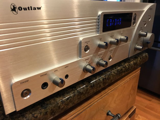 Outlaw Audio RR-2150 Like New