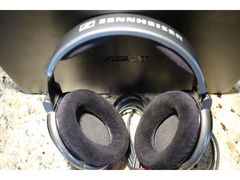 Sennheiser HD-650 Headphones almost no use