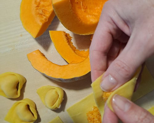 Cooking classes Bologna: Handmade pumpkin tortelloni: taste of autumn in Bologna