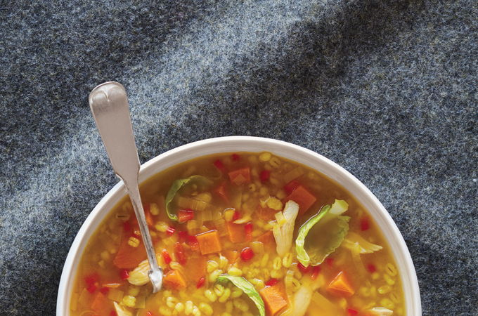 Soupe-repas au poulet, à l’orge et aux légumes
