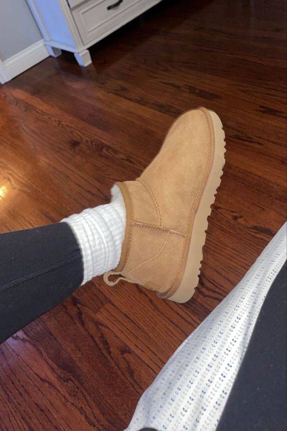 Ultra Mini Boots