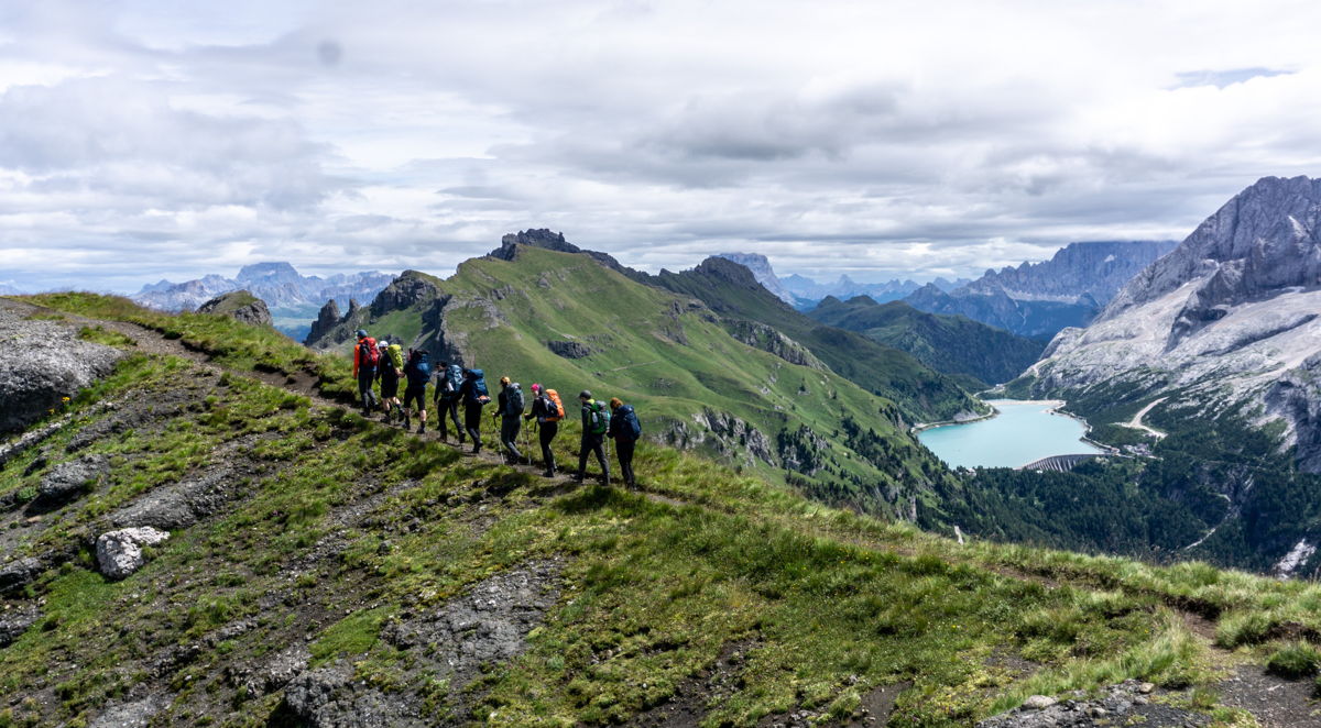 Erlebe dein Abenteuer mit der Bergschule: erklimme Gipfel auf geführten Touren.
