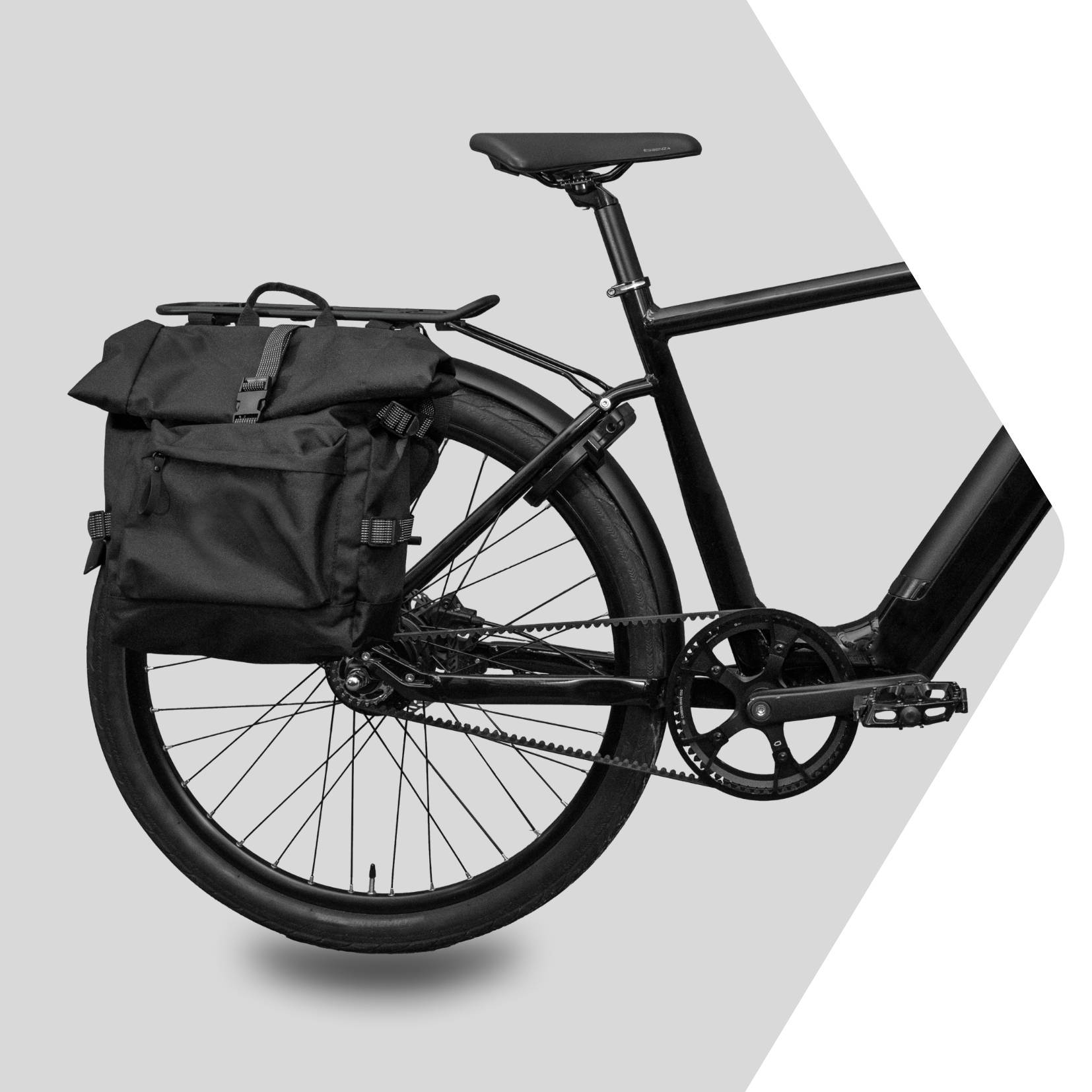 Un vélo tout équipé, porte-bagage et lumières