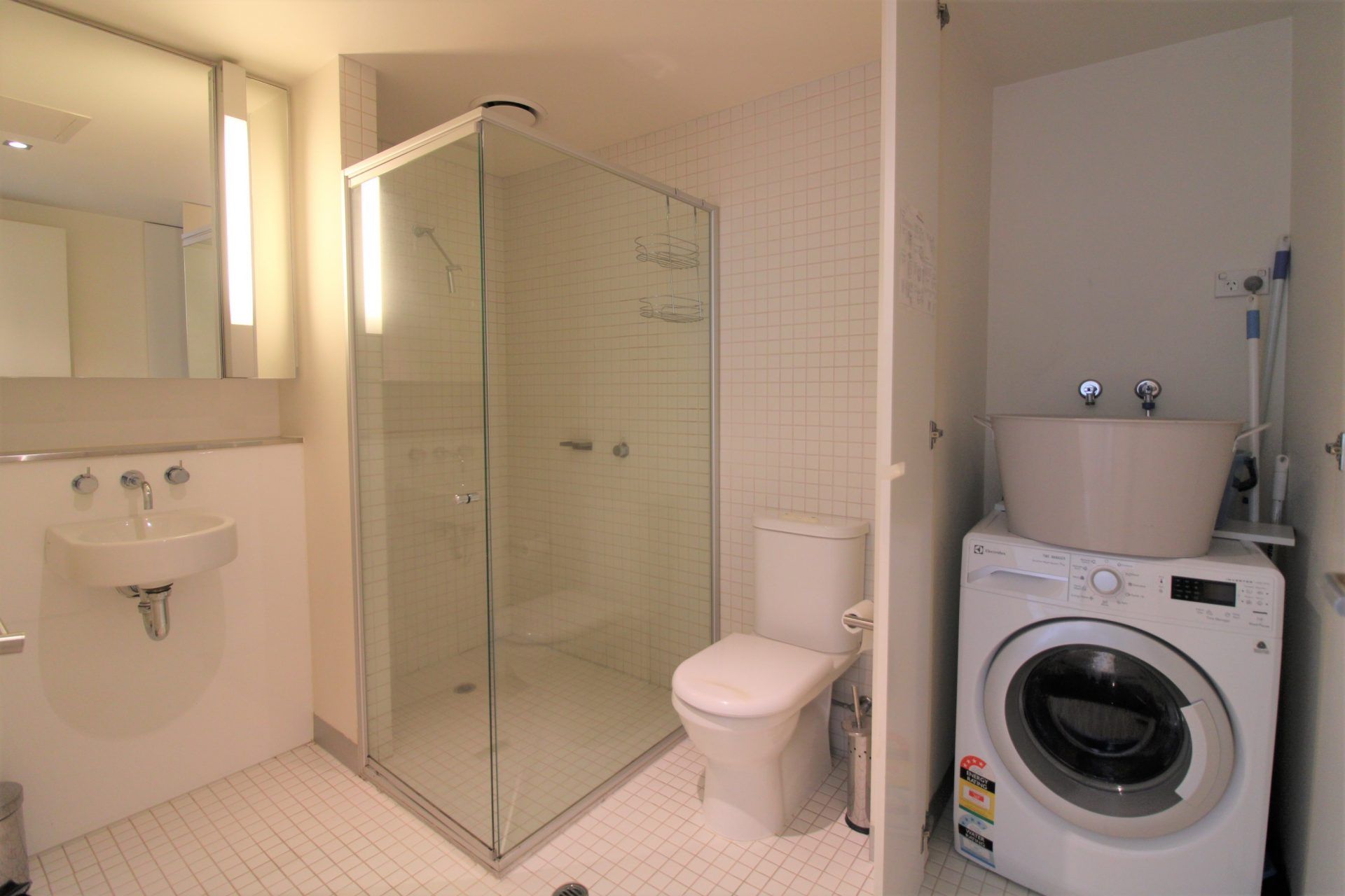 FOR LEASE Fully Furnished Absolute Bayside 1-Bedroom Sized Like a 2-Bedroom - Image 4