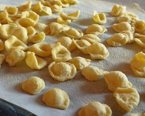 Food & Wine Tours Altamura: Local market tour and cooking class
