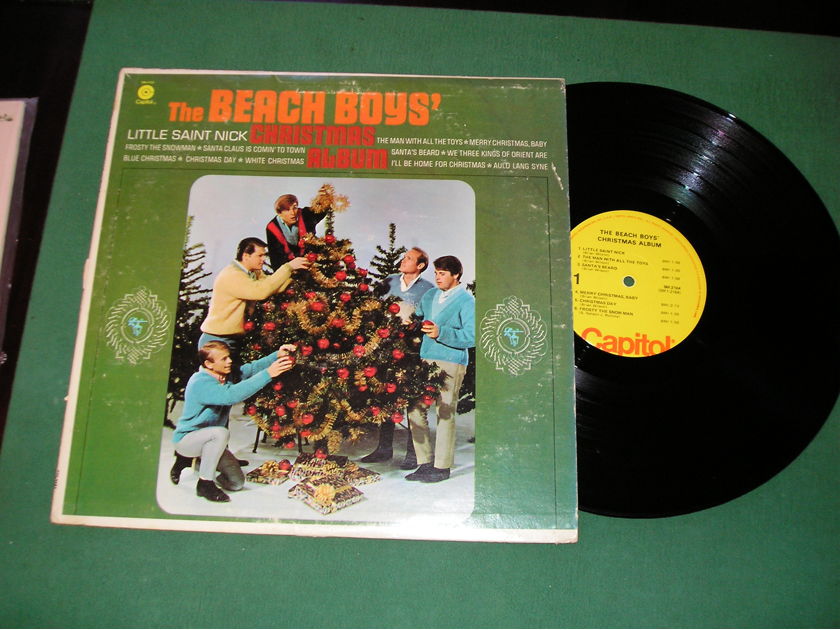 THE BEACH BOYS' CHRISTMAS ALBUM - * PRE-1977 CAPITOL MONO - CAP10a LABEL *  NM 9/10