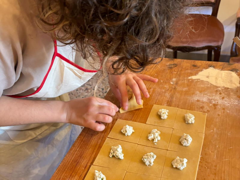 Cursos de cocina Bolonia: Cocina creativa con ravioli y fettuccine en Bolonia.