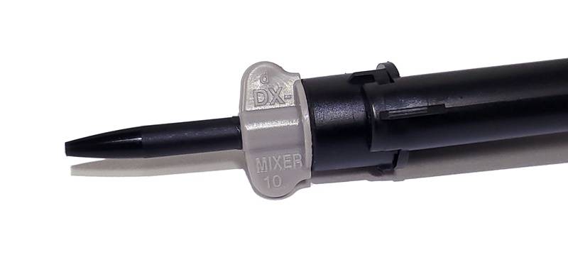 DX-Mixer #170 black attached to a black 5ml syringes
