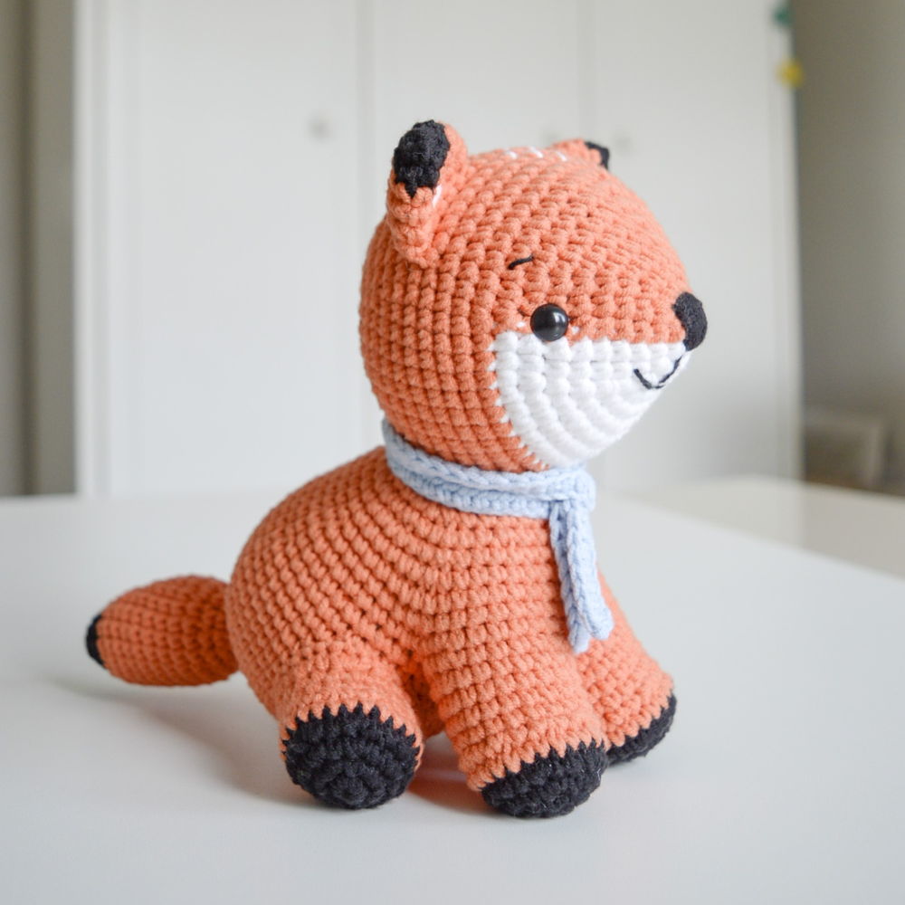 Cora, the Little Fox Crochet Pattern (Amigurumi tutorial PDF file)