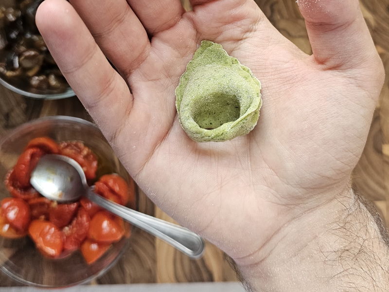 Cursos de cocina Bolonia: Clase sobre los Balanzoni verdi bolognesi (pasteles rellenos de chocolate). 