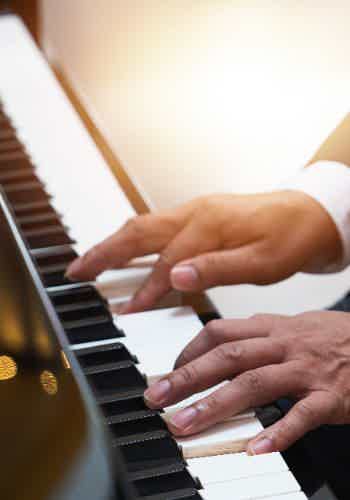 Live music on board during a relaxing sightseeing cruise