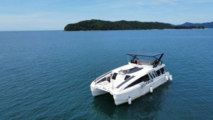 Party Boat Kota Kinabalu Yacht Charter 