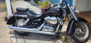 2007 HONDA VT750 SHADOW AERO BLACK OR WHITE motorcycle for rent near Honolulu , HI