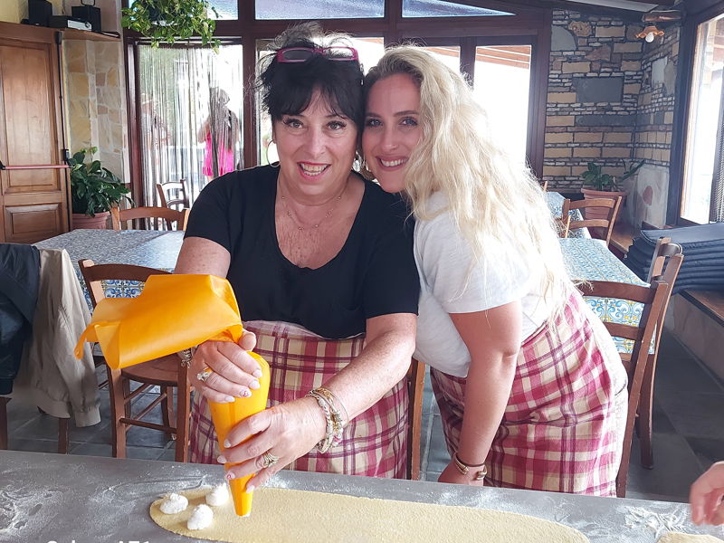 Cursos de cocina Agerola: Curso de cocina con pasta fresca, tiramisú y vino local. 