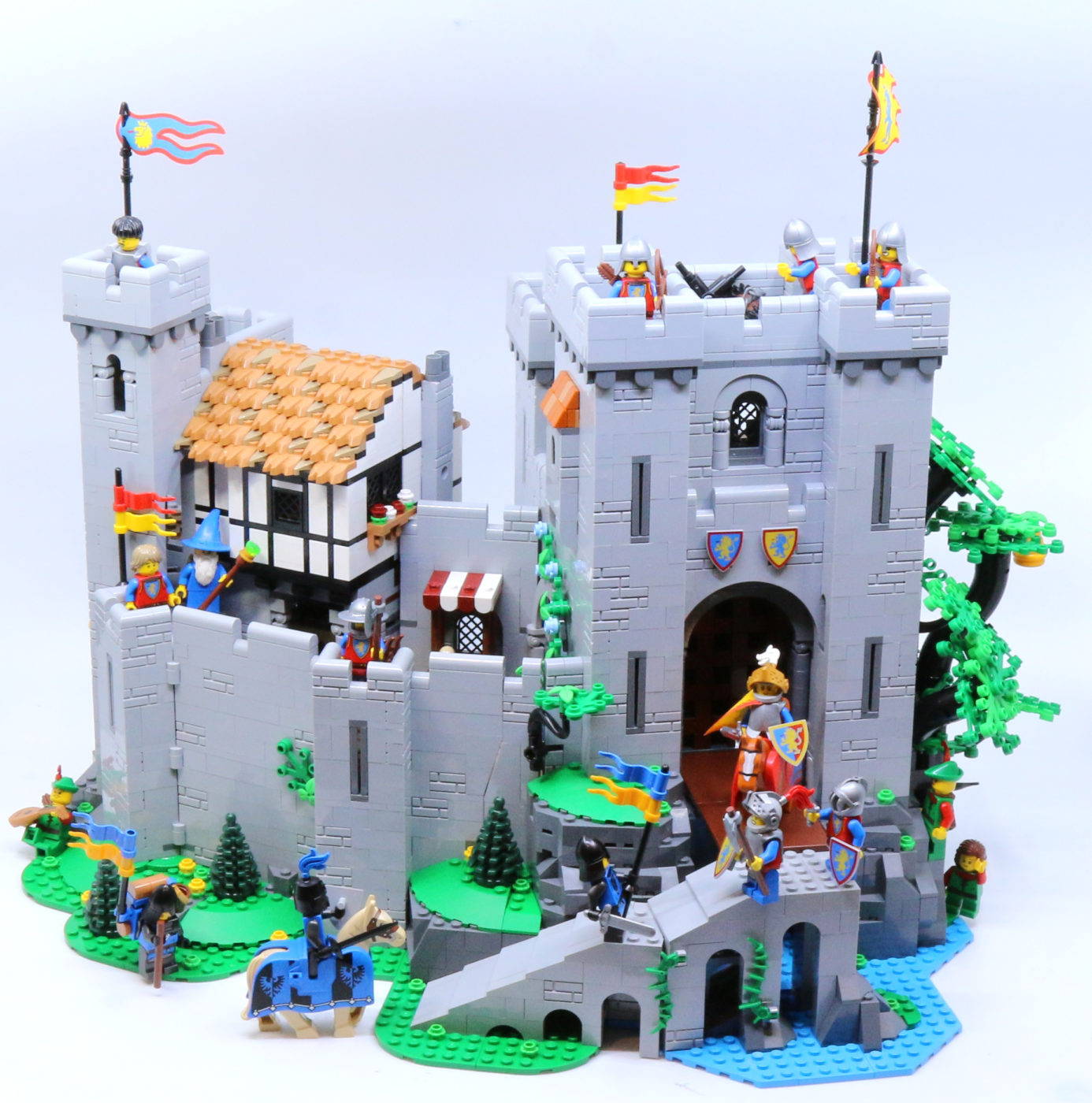 Lionknights' castle LEGO set