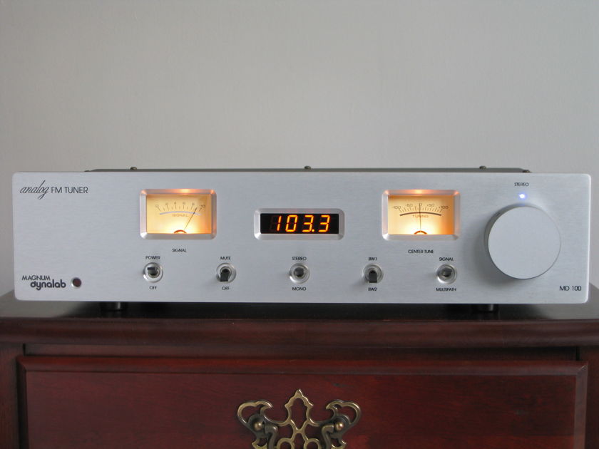 Magnum Dynalab MD-100 Analog FM Stereo Tuner