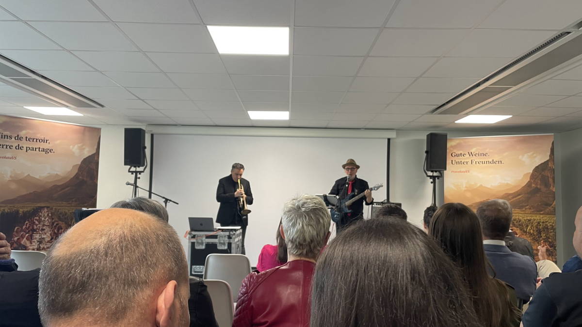 Présentation du millésime 2023 des vins valaisans au Poze Café à Monthey