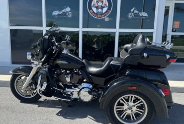 2021 HARLEY-DAVIDSON TRI GLIDE ULTRA motorcycle for rent near Davie, FL