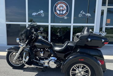 2021 HARLEY-DAVIDSON TRI GLIDE ULTRA motorcycle for rent near Davie, FL