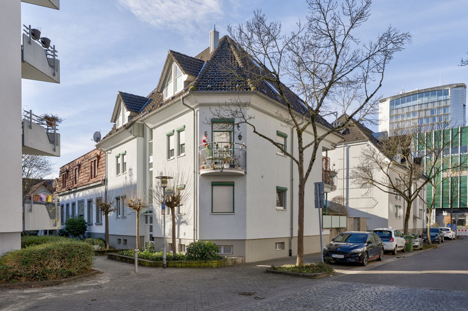 Gepflegtes Mehrfamilienhaus mit 6 Wohneinheiten und Tiefgaragenstellplätzen in Offenburg