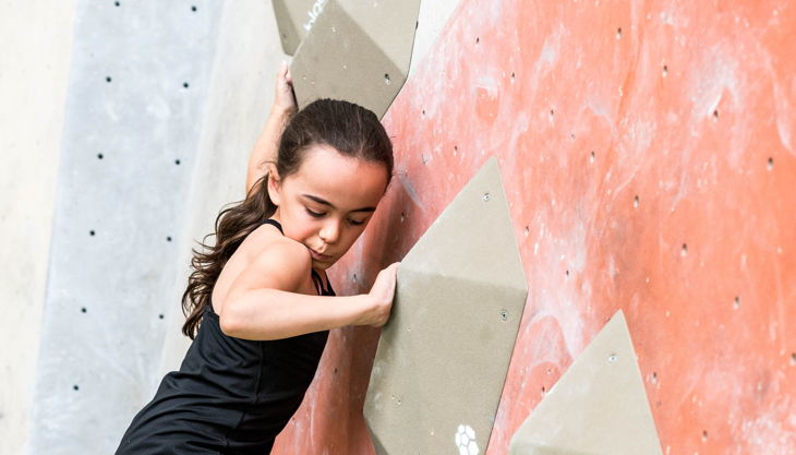 bester geburtstagde dynochrom kidscup mädchen klettert wand