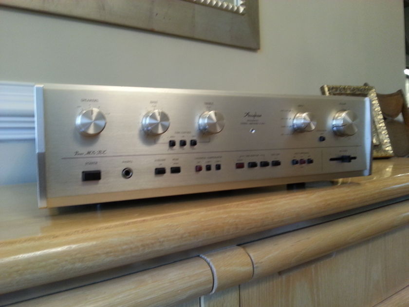 Accuphase E-203 Integrated Amplifier