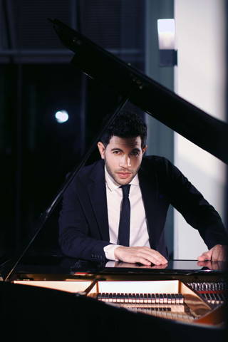 Alejandro  Llanes