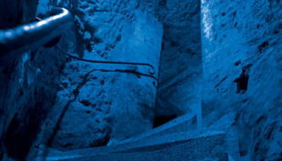 historische felsengaenge licht treppe stein