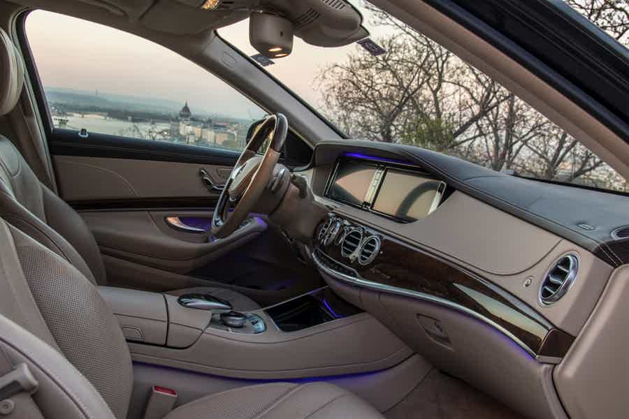 Luxury VIP Limousine Rental and Executive Car Service - photo 4
