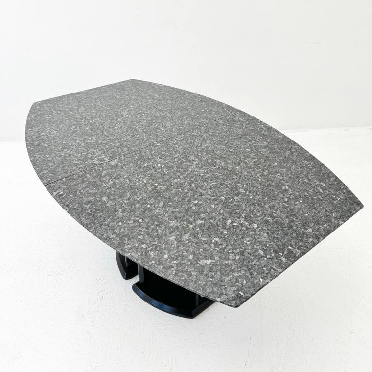 Massiver Granit-Tisch 