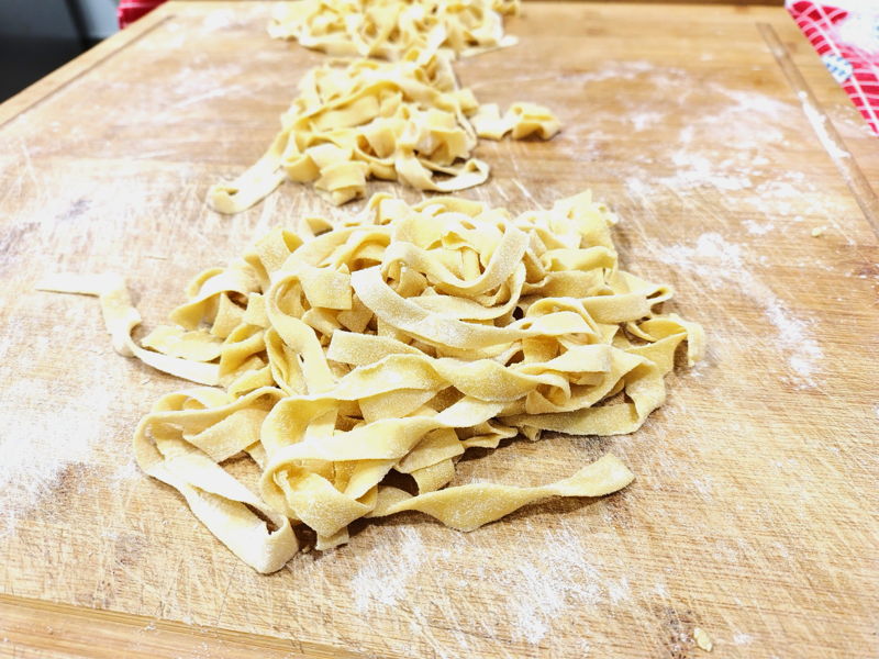 Cursos de cocina Catania: Tagliatelle y tiramisú: la tradición en la mesa