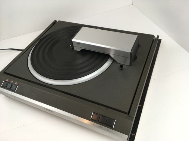 Revox B-795 Turntable with Tangential arm and Linn Cart...