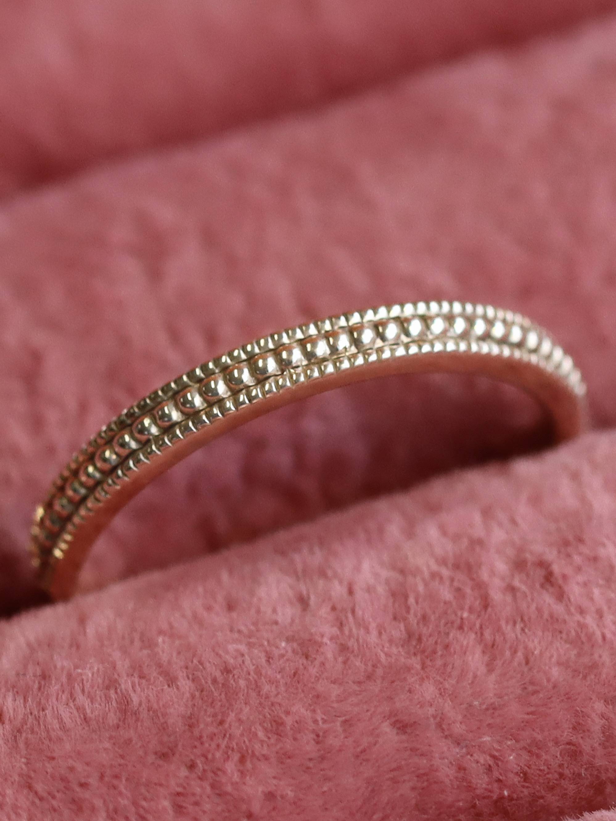 Gold wedding ring