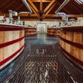 Cuves de fermentation Washbacks de la distillerie Brora dans le nord-ouest des Highlands d'Ecosse