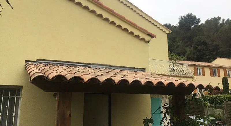 Réalisation d’un auvent en charpente traditionnelle à Vence — photo 6 sur 8 — CEG TOITURE